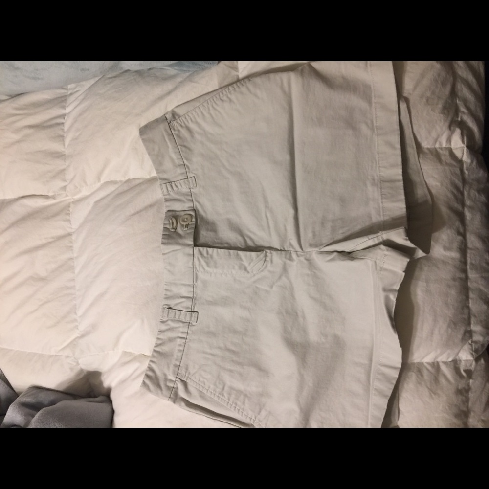 Vineyard Vines Women’s Shorts - Stone